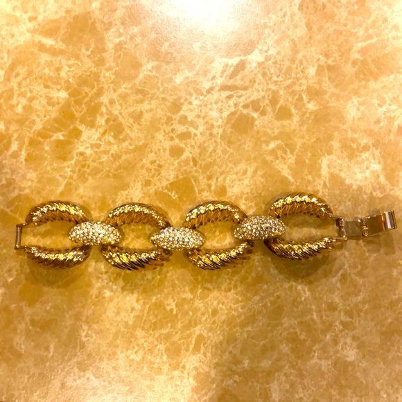 Jewelry - Costume Bracelet Gold and crystal